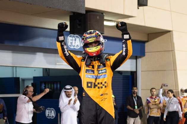 Formula 1 Gulf Air Bahrain Grand Prix 2025 Alexis Perrin OVERTAKE MAXPPP - Sakhir 13 04 2025 81 PIASTRI Oscar (aus), McLaren F1 Team, action winner, wining celebration during the Formula 1 Gulf Air Bahrain Grand Prix 2025, the 4th round of the 2025 FIA Formula 1 World Championship, WM, Weltmeisterschaft on the Bahrain International Circuit from April 10 to 13, 2025, in Sakhir, Bahrain Sakhir Bahrain  Copyright: xOVERTAKE MAXPPPxAlexisxPerrinx OVT202504132986 OVT202504132986