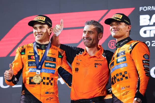 F1 - BAHRAIN GRAND PRIX 2025 PIASTRI Oscar (aus), McLaren F1 Team MCL39, portrait, STELLA Andrea (ita), Team Principal of McLaren F1 Team, portrait and NORRIS Lando (gbr), McLaren F1 Team MCL39, portrait podium during the Formula 1 Gulf Bahrain Grand Prix 2025, 4th round of the 2025 FIA Formula One World Championship, WM, Weltmeisterschaft from April 11 to 13, 2025 on the Bahrain International Circuit, in Sakhir, Bahrain - SakhirBahrain  Copyright: xEricxAlonsox