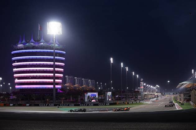 F1 - BAHRAIN GRAND PRIX 2025 63 RUSSELL George (gbr), Mercedes AMG F1 Team W16, action and 04 NORRIS Lando (gbr), McLaren F1 Team MCL39, action during the Formula 1 Gulf Bahrain Grand Prix 2025, 4th round of the 2025 FIA Formula One World Championship, WM, Weltmeisterschaft from April 11 to 13, 2025 on the Bahrain International Circuit, in Sakhir, Bahrain - SakhirBahrain  Copyright: xEricxAlonsox