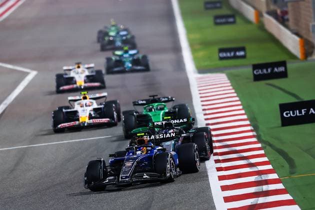 F1 - BAHRAIN GRAND PRIX 2025 55 SAINZ Carlos (spa), Williams Racing FW47, action during the Formula 1 Gulf Bahrain Grand Prix 2025, 4th round of the 2025 FIA Formula One World Championship, WM, Weltmeisterschaft from April 11 to 13, 2025 on the Bahrain International Circuit, in Sakhir, Bahrain - SakhirBahrain  Copyright: xEricxAlonsox