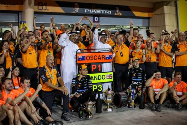 F1 - BAHRAIN GRAND PRIX 2025 NORRIS Lando (gbr), McLaren F1 Team MCL39, portrait PIASTRI Oscar (aus), McLaren F1 Team MCL39, portrait STELLA Andrea (ita), Team Principal of McLaren F1 Team, portrait BROWN Zak (usa), CEO of of McLaren Racing, portrait team victory celebration during the Formula 1 Gulf Bahrain Grand Prix 2025, 4th round of the 2025 FIA Formula One World Championship, WM, Weltmeisterschaft from April 11 to 13, 2025 on the Bahrain International Circuit, in Sakhir, Bahrain - SakhirBahrain  Copyright: xXavixBonillax