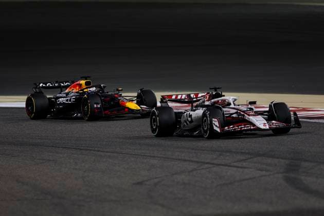 F1 - BAHRAIN GRAND PRIX 2025 31 OCON Esteban (fra), Haas F1 Team VF-25 Ferrari, action 01 VERSTAPPEN Max (nld), Red Bull Racing RB21, action during the Formula 1 Gulf Bahrain Grand Prix 2025, 4th round of the 2025 FIA Formula One World Championship, WM, Weltmeisterschaft from April 11 to 13, 2025 on the Bahrain International Circuit, in Sakhir, Bahrain - SakhirBahrain  Copyright: xXavixBonillax