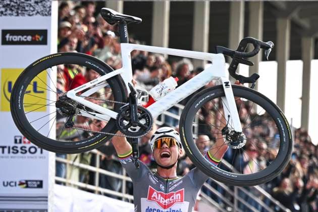 Paris Roubaix 2025 Cycling Race Roubaix, France - April 13 : Van Der Poel Mathieu (NED) of Alpecin - Deceuninck during the 122nd edition of Paris Roubaix an UCI World Tour cycling race for Men Elite of 259,7 kms with start in Compiegne and finish at the Velodrome Andre-Petrieux in Roubaix on April 13, 2025 in Roubaix, France, 13 04 2025 ( Motordriver Kenny Verfaillie - Roubaix France  Copyright: xVincentxKalutx