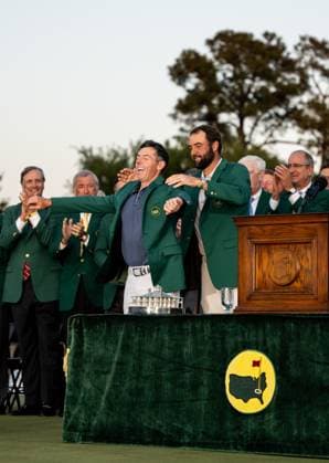 250413 Rory McIlroy of Northern Ireland is awarded the Green Jacket by Masters Champion Scottie Scheffler during the ceremony after the final round of the 2025 Masters Golf Tournament on April 13, 2025 in Augusta. Photo: Petter Arvidson BILDBYRAN kod PA PA1010 bbeng golf masters the masters augusta us masters Copyright: PETTERxARVIDSON BB250413PA177