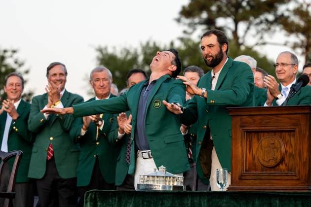 250413 Rory McIlroy of Northern Ireland is awarded the Green Jacket by Masters Champion Scottie Scheffler during the ceremony after the final round of the 2025 Masters Golf Tournament on April 13, 2025 in Augusta. Photo: Petter Arvidson BILDBYRAN kod PA PA1010 bbeng golf masters the masters augusta us masters Copyright: PETTERxARVIDSON BB250413PA178