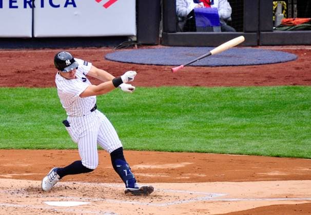 Sport Themen der Woche KW15 Sport Bilder des Tages April 13, 2025, Bronx, New York, USA: Anthony Volpe (11) at Yankee Stadium on Sunday as his bat flew out of his hands while swinging. The New York Yankees hosted the San Francisco Giants on Sunday, April 13, 2025, with San Francisco winning 5-4 to win two out of three in the series. Bronx USA - ZUMAs325 20250413_zsp_s325_026 Copyright: xJessxStilesx