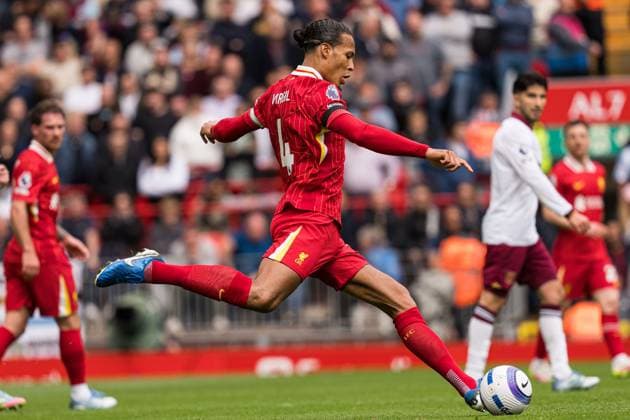 Liverpool FC v West Ham United FC - Premier League Liverpool s Virgil van Dijk is in action during the Premier League match between Liverpool and West Ham United at Anfield in Liverpool, England, on April 13, 2025. Liverpool Merseyside United Kingdom  Copyright: xMIxNewsx originalFilename:fletcher-liverpoo250413_npeh1.jpg