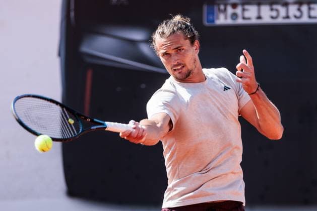 Sport Bilder des Tages BMW Open München ATP, Tennis Herren 500; 14.04.2025 Alexander Zverev (Deutschland) trainiert, Training BMW Open by Bitpanda München ATP 500: Tag 3, München, MTTC Iphitos am 14.04.2025 Copyright: xBEAUTIFULxSPORTS Wunderlx