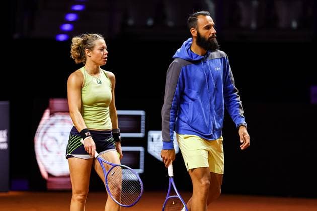 Laura Siegemund bei ihrem Training auf dem Centre Court hier mit ihrem Trainer Antonio Zucca. GER, Porsche Tennis Grand Prix GP Stuttgart 2025, WTA500, 14.04.2025 GER, Porsche Tennis Grand Prix GP Stuttgart 2025, WTA500, 14.04.2025 Stuttgart Copyright: xEibner-Pressefoto RogerxBuerkex EP