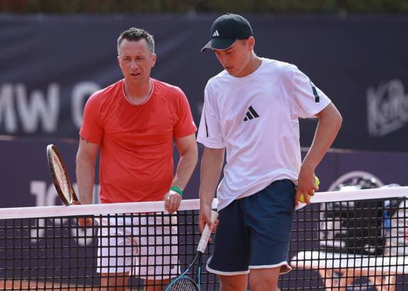 Justin Engel (GER) trainiert mit Trainer, coach, Philipp Kohlschreiber Tennis - BMW Open 2025 - ATP, Tennis Herren 500 - MTTC Iphitos - Munich - - Germany - 14 April 2025. Copyright: xJuergenxHasenkopfx