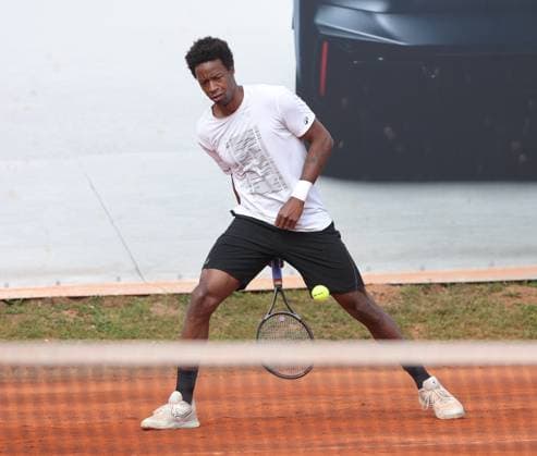 14.04.2025, BMW Open MTTC Iphitos ATP, Tennis Herren Tour 500, Muenchen, Tennis, im Bild: Gael Monfils (FRA) macht die Show auch beim Training