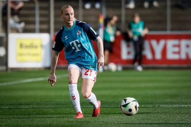 Frauen Fußball-Bundesliga; Bayer 04 Leverkusen - 1. FC Köln, 14.04.2025 Anna Gerhardt (1. FC Köln, 21); Bayer 04 Leverkusen - 1. FC Köln an Spieltag 19 der Google Pixel Frauen-Bundesliga am 14.04.2025 im Ulrich-Haberland-Stadion in Leverkusen (Nordrhein-Westfalen). DFL REGULATIONS PROHIBIT ANY USE OF PHOTOGRAPHS AS IMAGE SEQUENCES AND OR QUASI-VIDEO. Copyright: xBEAUTIFULxSPORTS AxelxKohringx