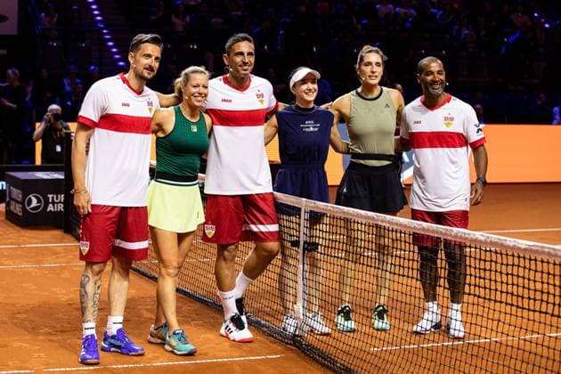 Showact Kick and Serve VFB Stuttgart meets Porsche Tennis Zdravko Kuzmanovic, Laura Siegemund, Fernando Meira, Eva Lys, Andrea Petkovic, Cacau GER, Porsche Tennis Grand Prix GP Stuttgart 2025, WTA500, 14.04.2025 GER, Porsche Tennis Grand Prix GP Stuttgart 2025, WTA500, 14.04.2025 Stuttgart Copyright: xEibner-Pressefoto RogerxBuerkex EP