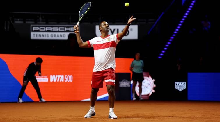 Stuttgart , Porsche Tennis Grand Prix , Cacau beim Aufschlag, Doppel-Mixed-Showevent, Cacau beim Aufschlag
