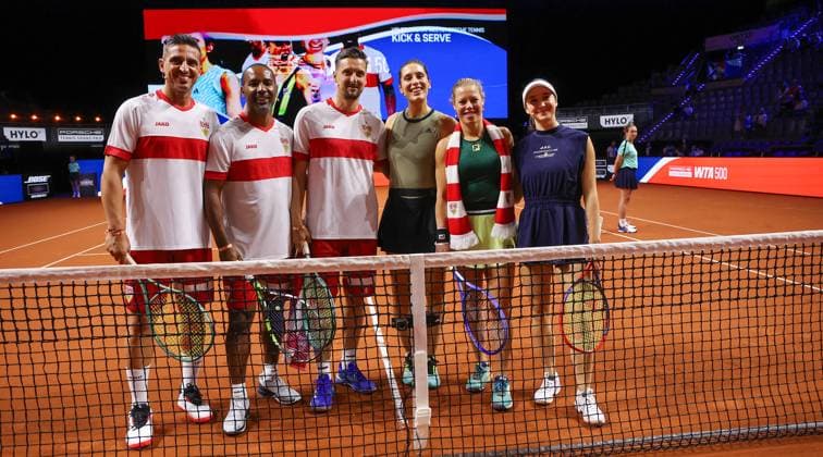 Stuttgart , Porsche Tennis Grand Prix , Doppel-Mixed-Showevent, v.l. die ehemaligen Fußballprofis Fernando Meira, Cacau und Zdravko Kuzmanovic, und die Tennisspielerinnen Andrea Petkovic, Laura Siegemund, Eva Lys