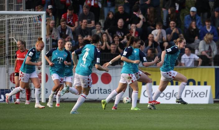 Taylor Marie Ziemer (Köln, R) nach ihrem Tor zum 0-1, Leverkusen, Germany 14.04.2025, Frauen Bundesliga, Bayer 04 Leverkusen - 1. FC Köln.