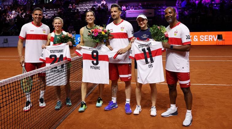 Stuttgart , Porsche Tennis Grand Prix , Doppel-Mixed-Showevent, v.l. Fernando Meira, Laura Siegemund, Andrea Petkovic, Zdravko Kuzmanovic, Eva Lys und Cacau