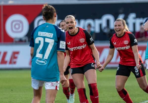 Cornelia Kramer (Bayer 04 Leverkusen, 7) jubelt über ihr Tor. 14.04.2025, Bayer Leverkusen - 1. FC Köln, Fussball, Google Pixel Frauen-Bundesliga, GER, Leverkusen, Ulrich Haberland Stadion, Saison 24 25, 19. Spieltag DFL regulations prohibit any use of photographs as image sequences and or quasi-video. Copyright: HMBxMedia xMarcoxBader