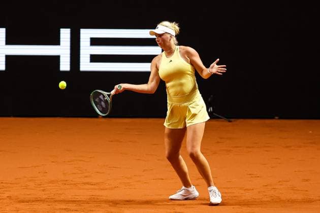 im Bild Clara Tauson DEN Anastasia Potapova vs Clara Tauson DEN GER, Porsche Tennis Grand Prix GP Stuttgart 2025, WTA500, 14.04.2025 GER, Porsche Tennis Grand Prix GP Stuttgart 2025, WTA500, 14.04.2025 Stuttgart Copyright: xEibner-Pressefoto RogerxBuerkex EP