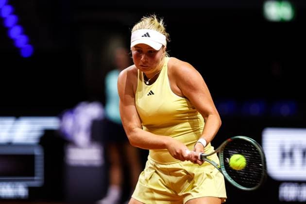 im Bild Clara Tauson DEN Anastasia Potapova vs Clara Tauson DEN GER, Porsche Tennis Grand Prix GP Stuttgart 2025, WTA500, 14.04.2025 GER, Porsche Tennis Grand Prix GP Stuttgart 2025, WTA500, 14.04.2025 Stuttgart Copyright: xEibner-Pressefoto RogerxBuerkex EP
