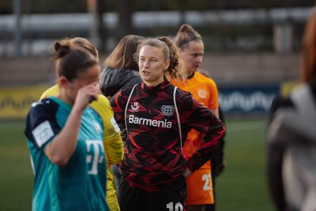 14.04.25, Frauen, Fussball, 1.BL, Saison 2024 2025, Bayer 04 Leverkusen - 1. FC Köln, 19. Spieltag Synne Skinnes Hansen 10 von Bayer 04 Leverkusen nach dem Spiel Leverkusen Ulrich-Haberland-Stadion NRW Deutschland