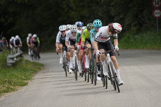 The pack rides during the Giro d™Abruzzo, stage 1 from Scerni to Crecchio (151 km) - Abruzzo, Italy - Tuesday, April 15, 2025. - cycling .  Copyright: xMarcoxAlpozzi LaPressex