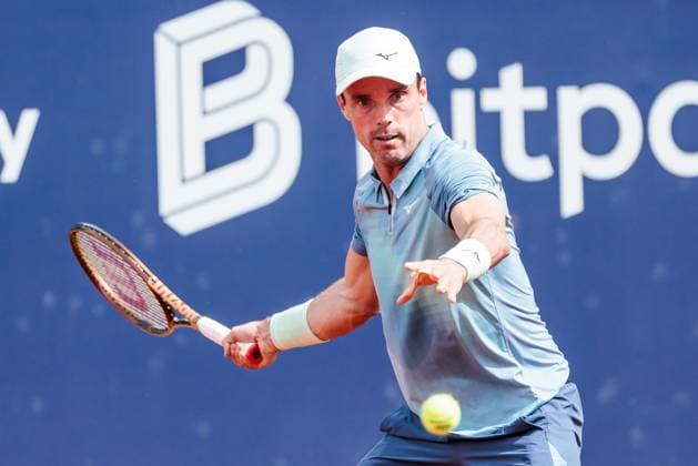 BMW Open München ATP, Tennis Herren 500; 15.04.2025 Roberto Bautista Agut (Spanien) im Match gegen Botic Van De Zandschulp (Niederlande) BMW Open by Bitpanda München ATP 500: Tag 4, München, MTTC Iphitos am 15.04.2025 Copyright: xBEAUTIFULxSPORTS Wunderlx
