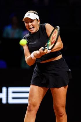 im Bild Jelena OSTAPENKO LAT Jelena OSTAPENKO LAT vs Dayana YASTREMSKA UKR GER, Porsche Tennis Grand Prix GP Stuttgart 2025, WTA500, 15.04.2025 GER, Porsche Tennis Grand Prix GP Stuttgart 2025, WTA500, 15.04.2025 Stuttgart Copyright: xEibner-Pressefoto RogerxBuerkex EP