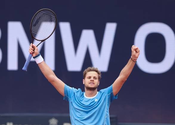 Yannick Hanfmann (GER) jubelt nach dem Sieg, Jubel, Freude, Emotion Tennis - BMW Open 2025 - ATP, Tennis Herren 500 - MTTC Iphitos - Munich - - Germany - 15 April 2025. Copyright: xJuergenxHasenkopfx