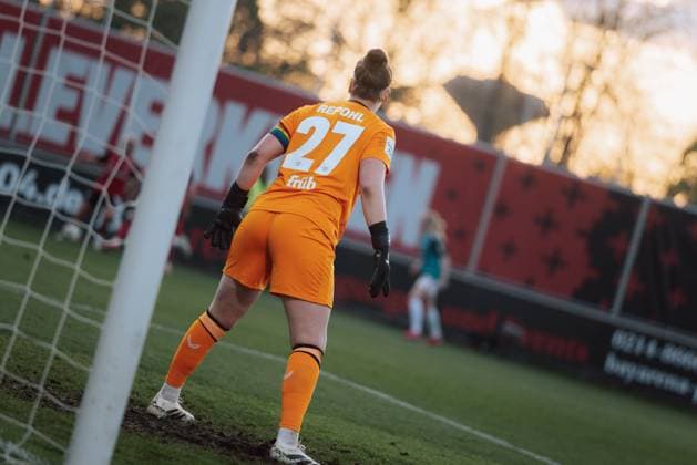14.04.25, Frauen, Fussball, 1.BL, Saison 2024 2025, Bayer 04 Leverkusen - 1. FC Köln, 19. Spieltag Friederike Repohl 27 von Bayer 04 Leverkusen im Tor Leverkusen Ulrich-Haberland-Stadion NRW Deutschland