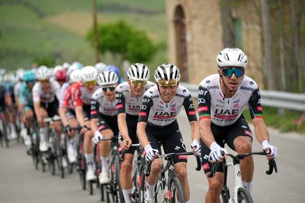 The pack rides during the Giro d™Abruzzo, stage 1 from Scerni to Crecchio (151 km) - Abruzzo, Italy - Tuesday, April 15, 2025. - cycling .  Copyright: xMarcoxAlpozzi LaPressex