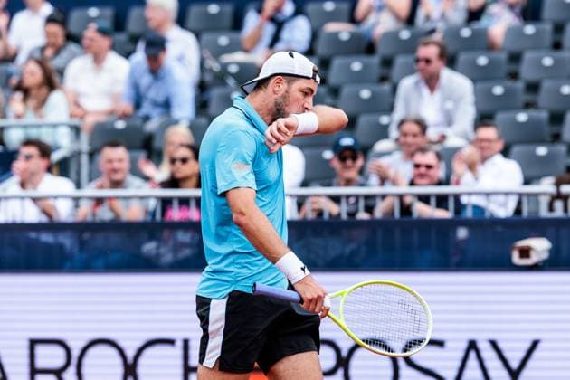 BMW Open München ATP, Tennis Herren 500; 15.04.2025 Jan-Lennard Struff (Deutschland), Mund abwischen, Frust, frustriert, im Match gegen Francisco Cerundolo (Argentinien) BMW Open by Bitpanda München ATP 500: Tag 4, München, MTTC Iphitos am 15.04.2025 Copyright: xBEAUTIFULxSPORTS Wunderlx