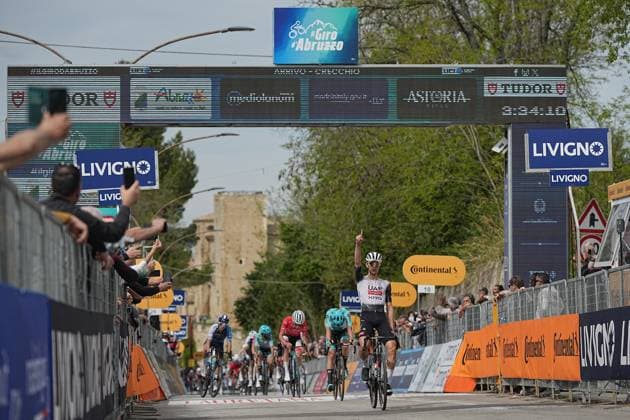 Covi Alessandro Of Uae Team Emirates Xrg winner of the stage 1 during the Giro d™Abruzzo, stage 1 from Scerni to Crecchio (151 km) - Abruzzo, Italy - Tuesday, April 15, 2025. - cycling .  Copyright: xMarcoxAlpozzi LaPressex