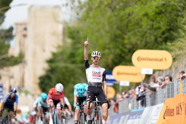 Covi Alessandro Of Uae Team Emirates Xrg winner of the stage 1 during the Giro d™Abruzzo, stage 1 from Scerni to Crecchio (151 km) - Abruzzo, Italy - Tuesday, April 15, 2025. - cycling .  Copyright: xMassimoxPaolone LaPressex