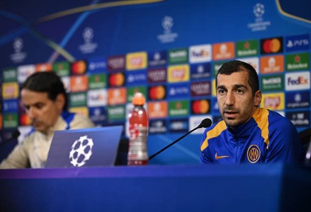 FUSSBALL CHAMPIONS LEAGUE SAISON 2024 2025 Viertelfinal Rueckspiel Inter Mailand - FC Bayern Muenchen 15.04.2025 Pressekonferenz Inter Mailand: Henrikh Mkhitaryan (re)