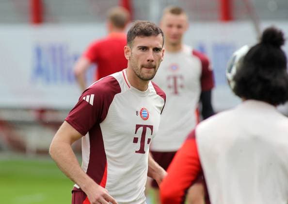 Fussball, Herren, Champions League, Saison 2024 2025, FC Bayern München, Abschlusstraining Leon Goretzka (FC Bayern München) konzentriert, Kopf, Oberkörper