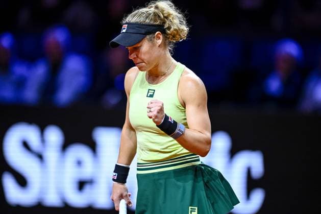 Laura Siegemund (Germany) gestikuliert, gestik bei dem Spiel zwischen Jule Niemeier (Germany) vs Laura Siegemund (Germany) waehrend des Porsche Tennis Grand Prix Stuttgart 2025 - Day 2 in der Porsche Arena am 15. April 2025 in Stuttgart, Deutschland. (Foto von Harry Langer DeFodi Images) Laura Siegemund (Germany) gestures at the match between Jule Niemeier (Germany) vs Laura Siegemund (Germany) during the Porsche Tennis Grand Prix Stuttgart 2025 - Day 2 at Porsche Arena on April 15, 2025 in Stuttgart, Germany. (Photo by Harry Langer DeFodi Images) . (Photo by Harry Langer DeFodi Images) .