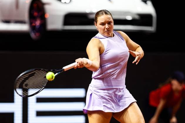 im Bild Jule Niemeier GER WC Jule Niemeier GER vs WC Laura Siegemund GER GER, Porsche Tennis Grand Prix GP Stuttgart 2025, WTA500, 15.04.2025 GER, Porsche Tennis Grand Prix GP Stuttgart 2025, WTA500, 15.04.2025 Stuttgart Copyright: xEibner-Pressefoto RogerxBuerkex EP