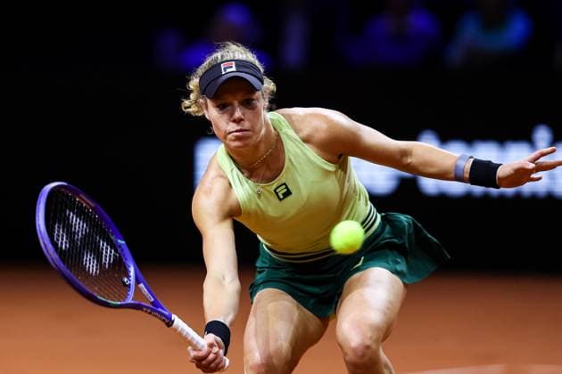 im Bild Laura Siegemund GER WC Jule Niemeier GER vs WC Laura Siegemund GER GER, Porsche Tennis Grand Prix GP Stuttgart 2025, WTA500, 15.04.2025 GER, Porsche Tennis Grand Prix GP Stuttgart 2025, WTA500, 15.04.2025 Stuttgart Copyright: xEibner-Pressefoto RogerxBuerkex EP