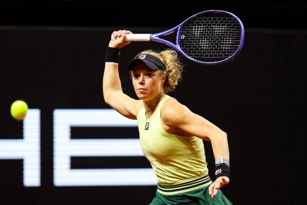 im Bild Laura Siegemund GER WC Jule Niemeier GER vs WC Laura Siegemund GER GER, Porsche Tennis Grand Prix GP Stuttgart 2025, WTA500, 15.04.2025 GER, Porsche Tennis Grand Prix GP Stuttgart 2025, WTA500, 15.04.2025 Stuttgart Copyright: xEibner-Pressefoto RogerxBuerkex EP