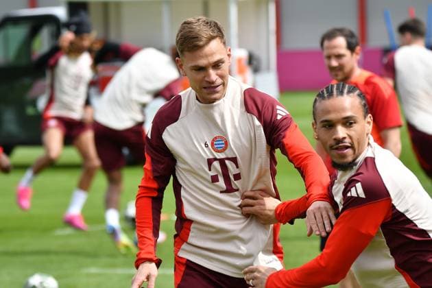 15.04.2025, FC Bayern Training Center, München, Letzte Trainingseinheit für den FC Bayern München bevor es nach Mailand geht. , im Bild Joshua Kimmich (München), Leroy Sane (München) (Photo by Midori Ikenouchi Hasan Bratic DeFodi Images)
