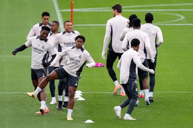 Real Madrid CF Training Session And press conference, PK, Pressekonferenz - UEFA Champions League 2024 25 Quarter Final Second Leg Players of Real Madrid CF (from L to R) Jude Bellingham, David Alaba, Kylian Mbappe, Aurelien Tchouameni, Endrick Felipe Moreira de Sousa are seen training during the Training Session ahead of their UEFA Champions League 2024 25 quarter final second leg match at Ciudad Real Madrid on April 15, 2025 in Madrid, Spain. Valdebebas Ciudad Real Madrid Madrid Spain Copyright: xAlbertoxGardinx AGardin_20250415_Football_Champions_Real_PC_0317