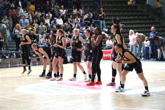 DEU, easyCredit DBBL, ALBA vs. SAARLOUIS ROYALS, 15.04.2025, Soemmeringhalle, Berlin, DEU, easyCredit DBBL, ALBA vs. SAARLOUIS ROYALS, im Bild Saarlouis-Spielerin Foto: Juergen Engler nordphoto GmbH