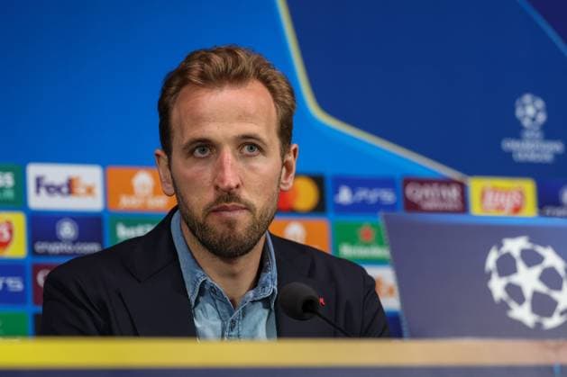 Sport Bilder des Tages Harry Kane 9 (FC Bayern Muenchen) auf der Pressekonferenz, Pressekonferenz, Inter Mailand vs. FC Bayern Muenchen, Fussball, Champions League, Viertelfinale, Rueckspiel, 15.04.2025 Mailand Lombardei Italien
