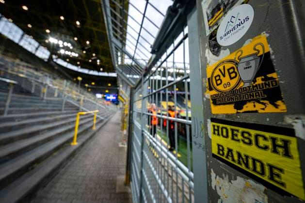 15.04.2025, Borussia Dortmund vs. FC Barcelona, Barca UEFA Champions League, Viertelfinale, Rückspiel: Blick auf die leeren Ränge in Block 13 auf der Südtribüne im Westfalenstadion. Wichtiger Hinweis: Gemaess den Vorgaben der UEFA ist es untersagt, in dem Stadion und oder vom Spiel angefertigte Fotoaufnahmen in Form von Sequenzbildern und oder videoaehnlichen Fotostrecken zu verwerten bzw. verwerten zu lassen. Copyright: xDavidxInderliedx