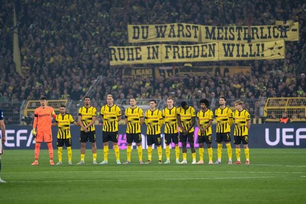 GER, UEFA Champions League, Borussia Dortmund vs FC Barcelona, Barca 15.04.2025, Signal Iduna Park, Dortmund, GER, UEFA Champions League, Borussia Dortmund vs FC Barcelona im Bild: Schweigeminute für Wilhelm Burgsmüller Wilhelm Burgsmueller