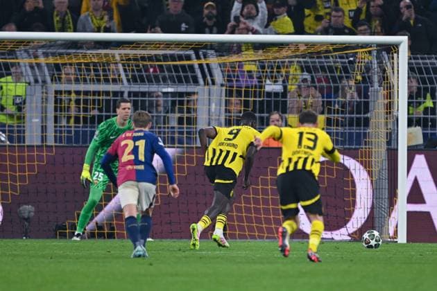 15.04.2025, Fussball, Champions League, Viertelfinale, Saison 2024 2025, Borussia Dortmund - FC Barcelona, Barca Serhou Guirassy (Borussia Dortmund) erzielt das Tor zum 1:0 per Elfmeter, xRHR-FOTO TKx Copyright: RHR-FOTOx RHR-FOTO TK