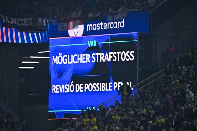 15.04.2025, Fussball, Champions League, Viertelfinale, Saison 2024 2025, Borussia Dortmund - FC Barcelona, Barca Anzeigetafel Strafstoß xRHR-FOTO TKx Copyright: RHR-FOTOx RHR-FOTO TK