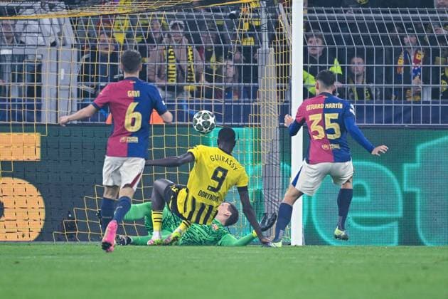 15.04.2025, Fussball, Champions League, Viertelfinale, Saison 2024 2025, Borussia Dortmund - FC Barcelona, Barca Erste Torchance: Serhou Guirassy (Borussia Dortmund) xRHR-FOTO TKx Copyright: RHR-FOTOx RHR-FOTO TK