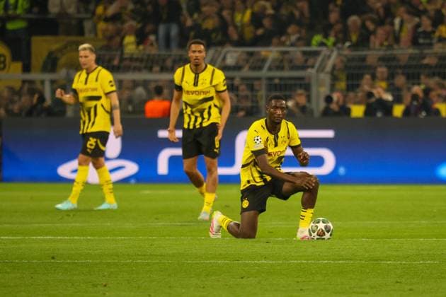 15.04.2025, xfanx, Fussball UEFA Champions League, Borussia Dortmund - FC Barcelona, Barca v.l. Torschütze Serhou Guirassy (BVB) verwandelt den Elfmeter und macht das Tor zum 1:0 für den BVB (DFL DFB REGULATIONS PROHIBIT ANY USE OF PHOTOGRAPHS as IMAGE SEQUENCES and or QUASI-VIDEO) Dortmund